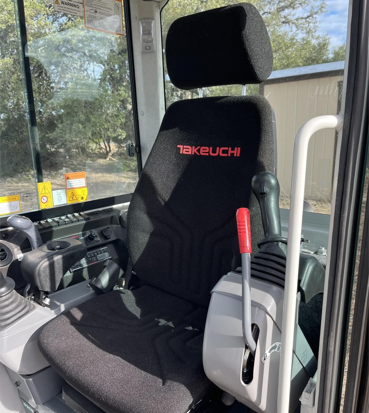 2023 TAKEUCHI TB260