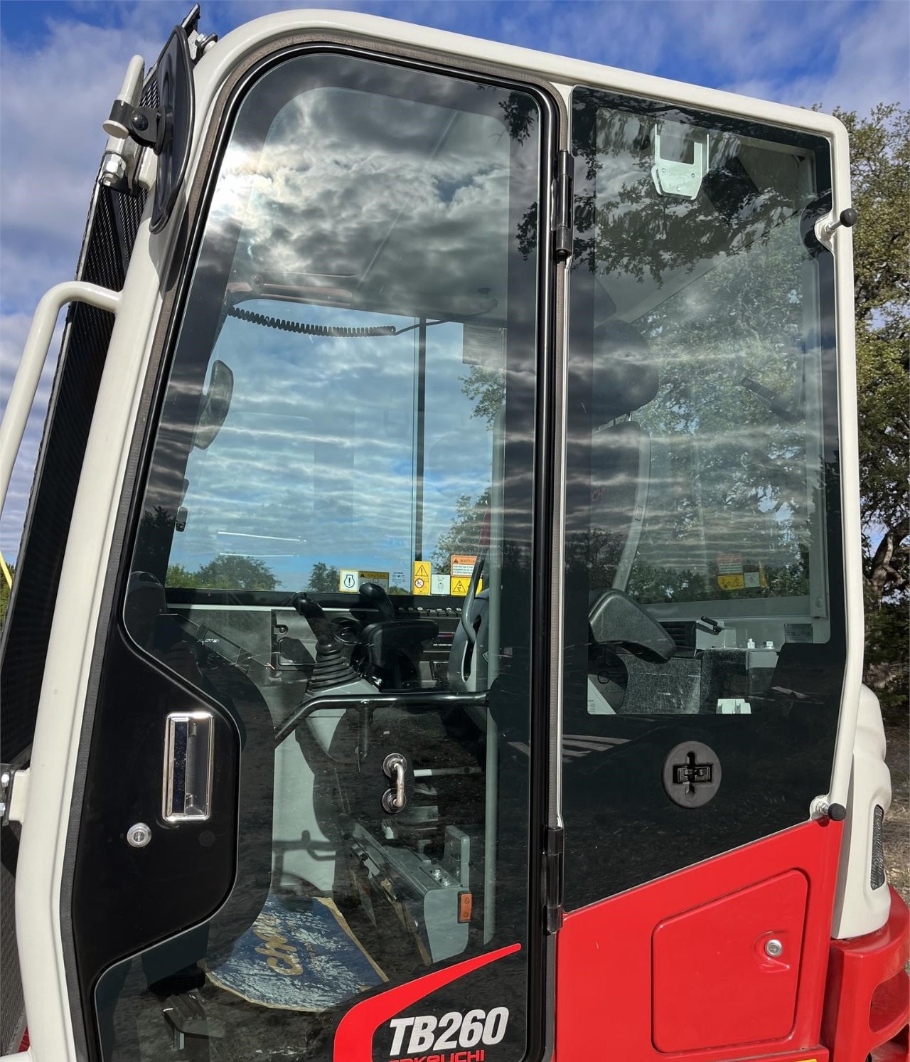 2023 TAKEUCHI TB260