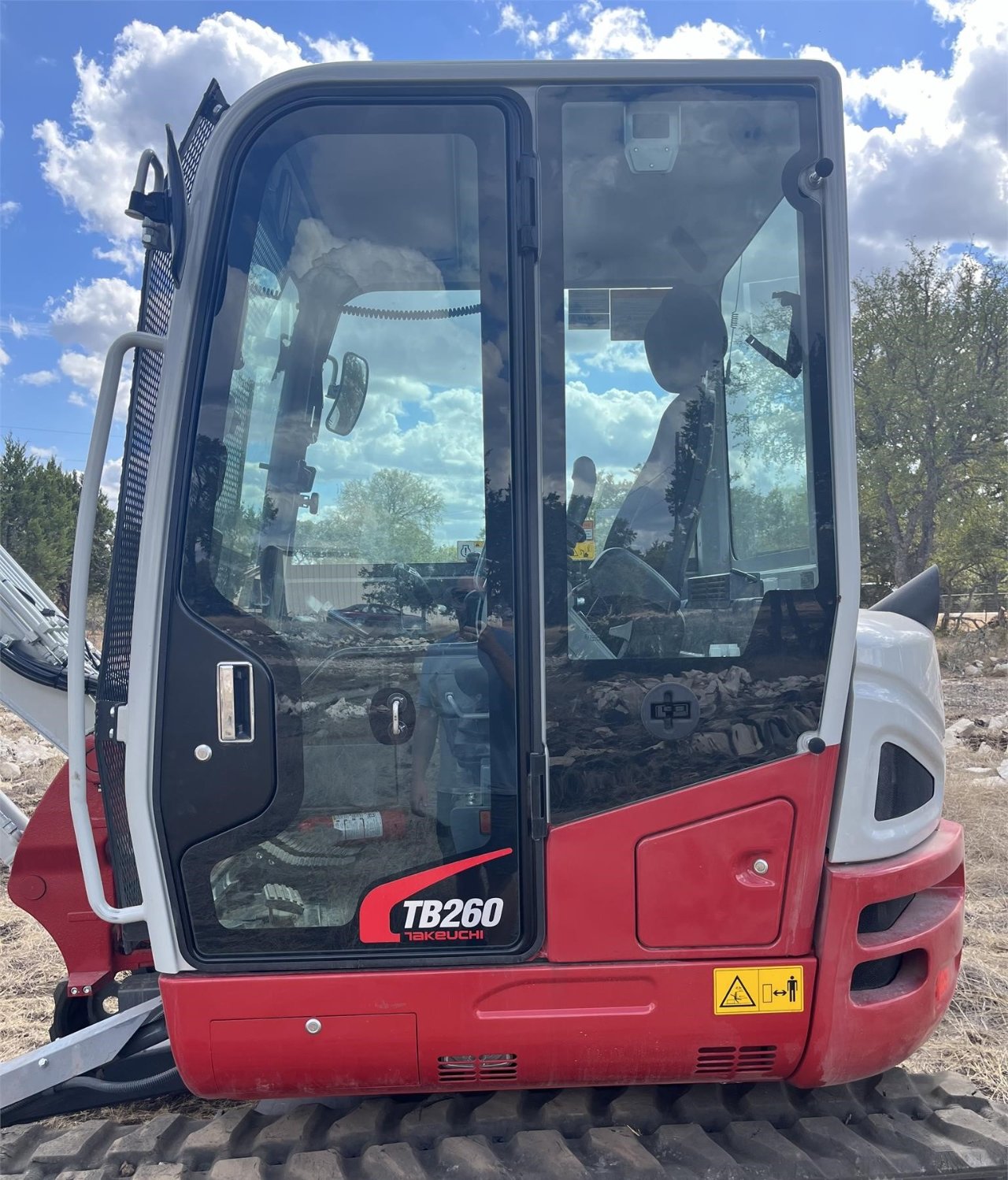 2023 TAKEUCHI TB260