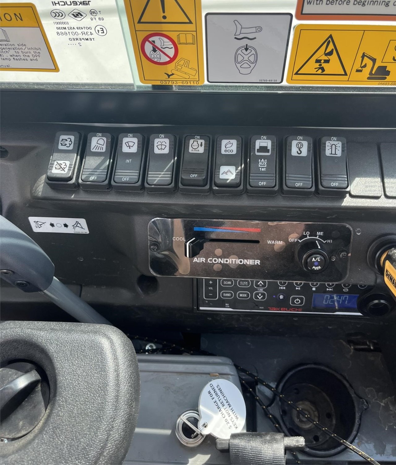 2023 TAKEUCHI TB260