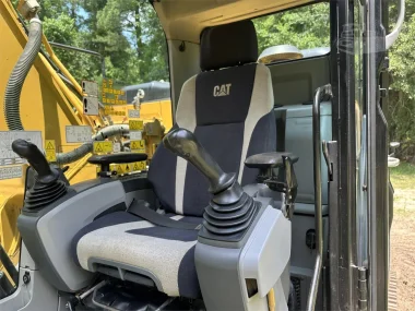2018 CATERPILLAR 320FL