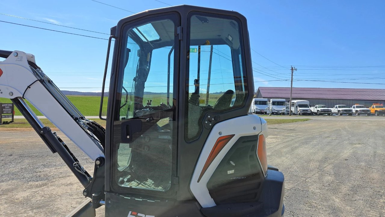 2022 BOBCAT E35R2