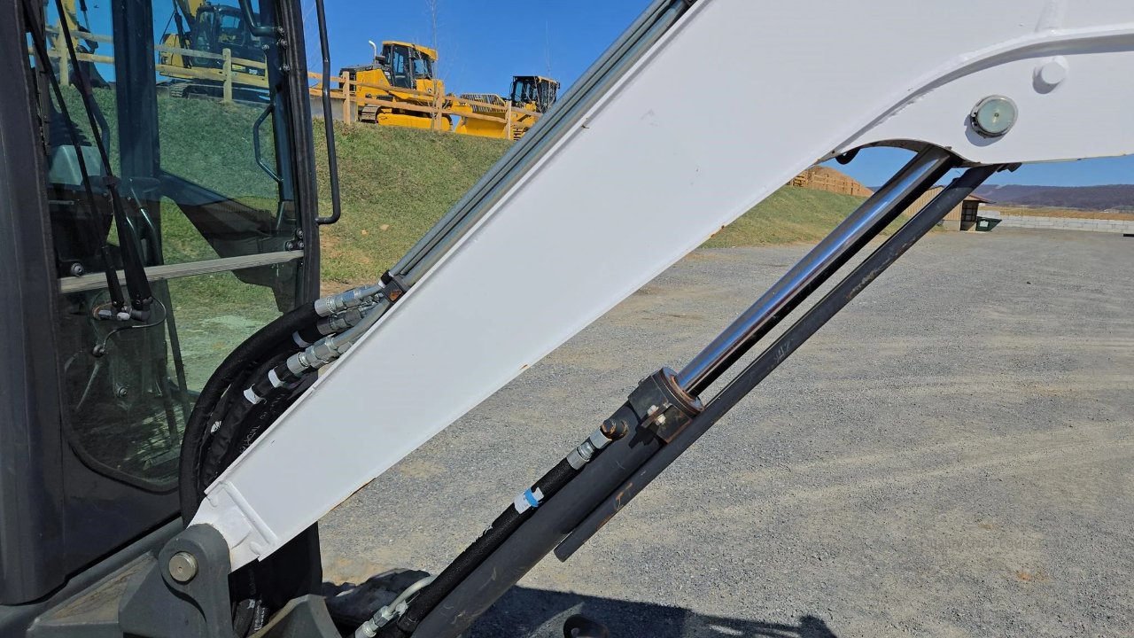 2022 BOBCAT E35R2
