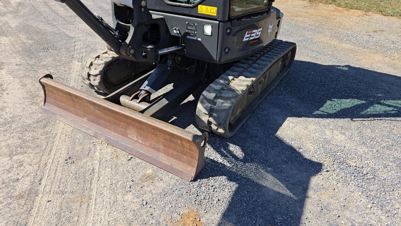 2022 BOBCAT E35R2