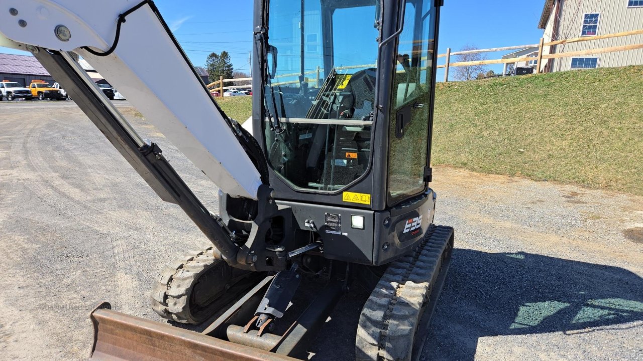 2022 BOBCAT E35R2