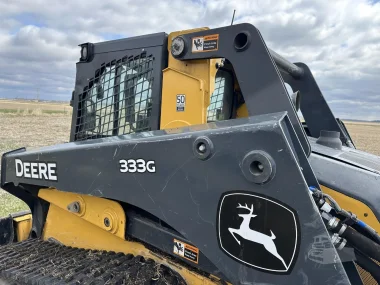 2021 DEERE 333G